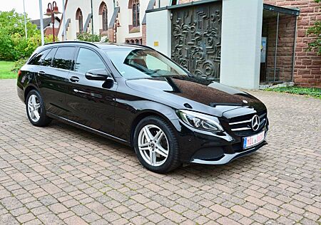 Mercedes-Benz C 220 C 220d T BlueTec /Avantgarde/ Automatic/Navi/LED