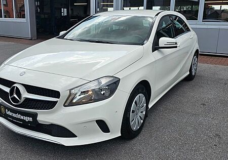 Mercedes-Benz A 180 A 180d BlueEfficiency, Automatik