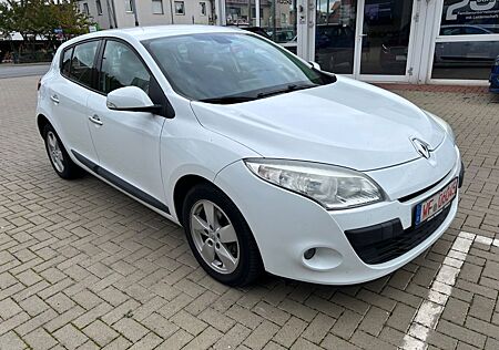 Renault Megane Dynamique 2.0 16V 140 CVT