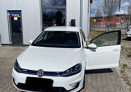VW Golf Volkswagen e- e-