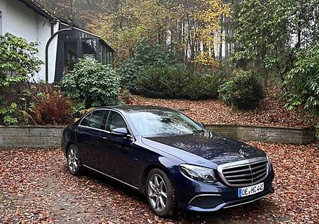 Mercedes-Benz E 300 e 4MATIC Autom. -