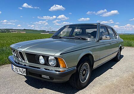 BMW 745