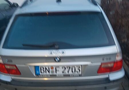 BMW 320i touring -
