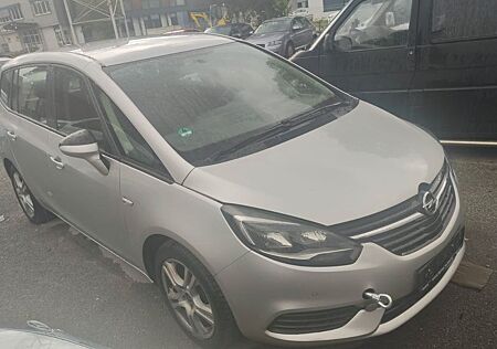 Opel Zafira C Edition