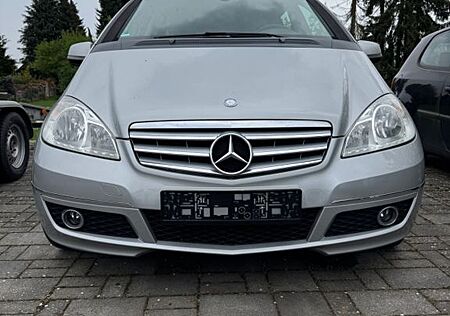 Mercedes-Benz A 200 CDI AVANTGARDE Silber metallic