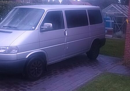 VW T4 Caravelle Volkswagen 2,5-l-Diesel TDI 75kW Standard