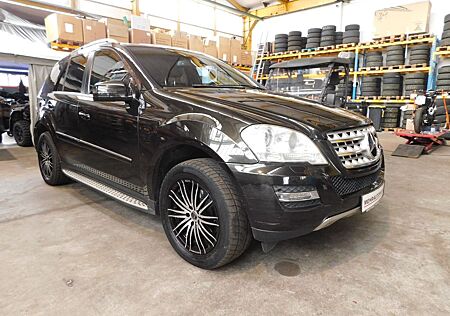 Mercedes-Benz ML 350 *Leder*Navi*Schiebedach*AHK*
