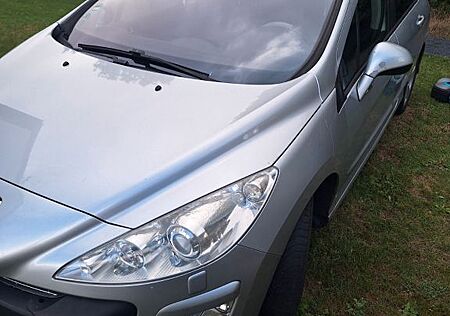 Peugeot 308 SW Business-Line Niveau 2 HDi FAP 135 AT...