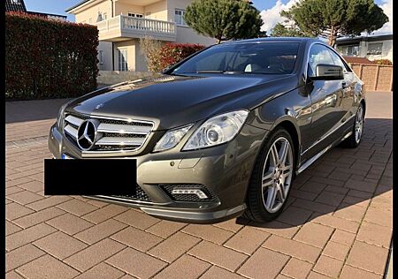 Mercedes-Benz E 250 Coupé CDI BlueEFFICIENCY AVANTG....