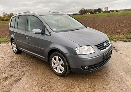 VW Touran Volkswagen 1.9 TDI Highline AHK PDC