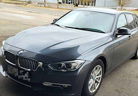 BMW 320d EfficientD. Ed. Touring Modern Line Mod...