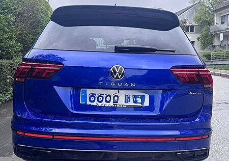 VW Tiguan Volkswagen 2.0 TDI SCR 147kW DSG 4MOTION R-Line ...