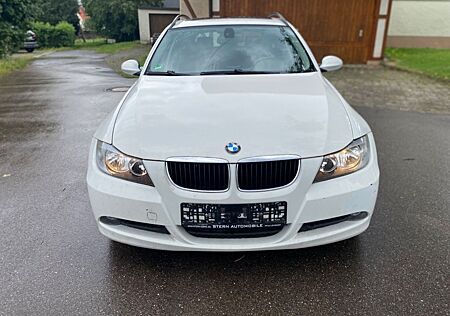 BMW 320i Touring*Panorama*Sportsitze*Teilleder*