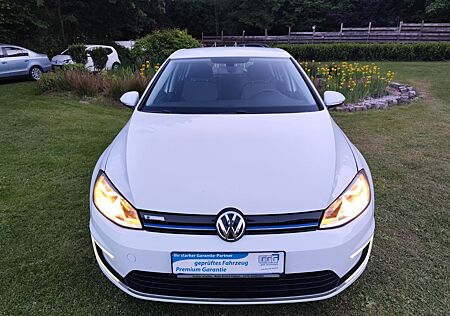 VW Golf Volkswagen VII Lim. e- 24KW / KAMERA/SITZHEIZUNG
