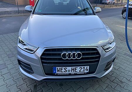 Audi Q3 1.4 TFSI cylinder on d. S tronic design d...