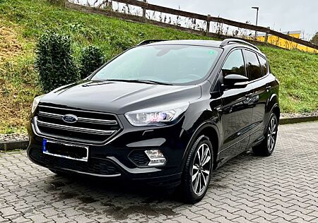 Ford Kuga 1,5 EcoBoost 2x4 ST-Line Pano-8fach bereift