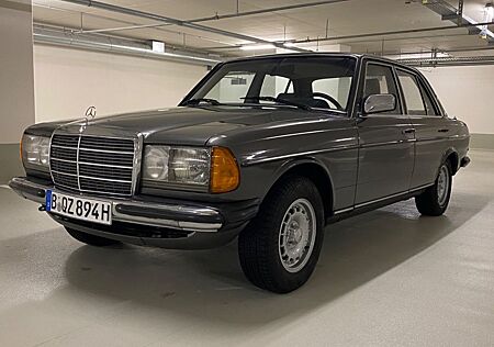 Mercedes-Benz 230 Vollständig restaurierter 230E