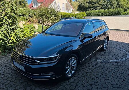 VW Passat Variant Volkswagen 2.0 TDI SCR DSG Highline Sch