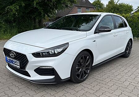 Hyundai i30 1.4 T-GDI N Line DCT AHK Garantie 8-Fach
