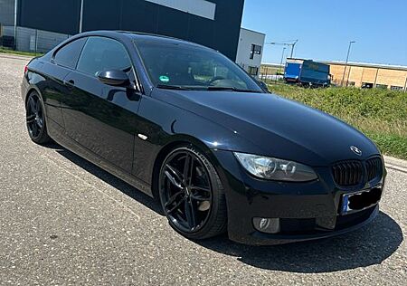 BMW 320i Coupé -