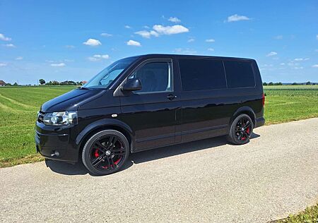 VW T5 Multivan Volkswagen T5 Bulli (Bj. 2013) in top Zustand