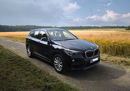 BMW X1 xDrive18d, scheckheftgepflegt, 8 Fach bereift