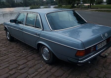 Mercedes-Benz 300 300D Motor erst 17tkm H kennzeichen