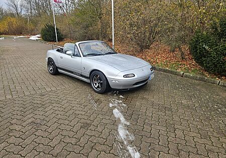 Mazda MX-5 NA 1.6 - neu lackiert, Sperrdifferential