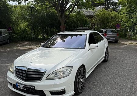 Mercedes-Benz S 500 -