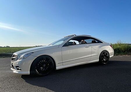 Mercedes-Benz E 350 Coupé CDI BlueEFFICIENCY ELEGANC...