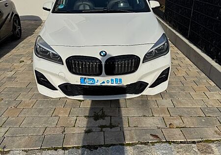 BMW 2er 220 Gran Tourer 220d xDrive Steptronic M Spo...