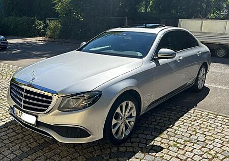 Mercedes-Benz E 220 d Autom. -