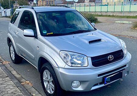 Toyota RAV 4 2.0-l-D-4D 4x4 Executive 1 Hand Rentner