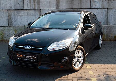 Ford Focus Lim. 1,6l 150PS *AHK * PDC * SHZ * KLIMA*