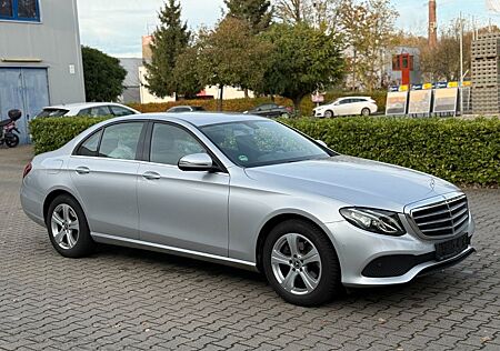 Mercedes-Benz E 220 d Auto.* Navi *AHK.* LED* TÜV Neu*