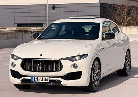 Maserati Levante 3.0 V6 430HP Modena S Auto 4WD 21 Zoll