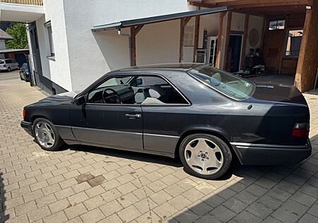 Mercedes-Benz 200 W124 Coupé