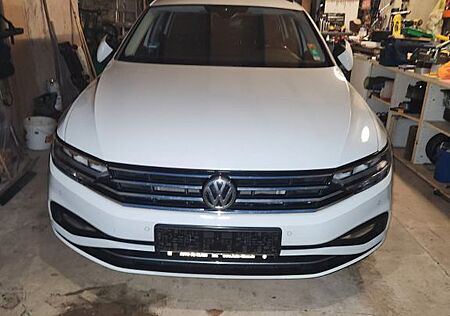 VW Passat Variant Volkswagen 2.0 TDI SCR DSG Business Vari...