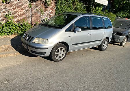 VW Sharan Volkswagen 1.9TDI 96kW Klima