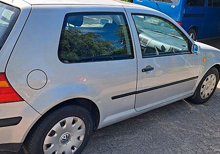 VW Golf Volkswagen 1.6 Comfortline Automatik Rentnerfahrzeug