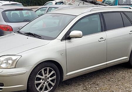 Toyota Avensis Combi Executive 2,2-l-D-CAT