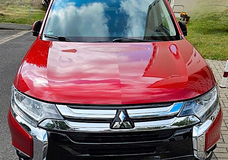 Mitsubishi Outlander 2.0 MIVEC ClearTec SUV-Star 2WD SU...