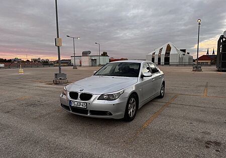 BMW 520i A -