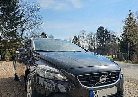 Volvo V40 D2 -