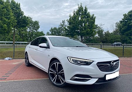 Opel Insignia 2.0 Turbo 260PS Dynamic 4x4 ACC 360 Kam
