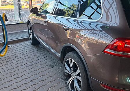 VW Touareg Volkswagen 3.0 V6 TDI Tiptr Edit X BMT Terrain ...