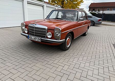 Mercedes-Benz 200 gebraucht kaufen Mercedes-Benz 200 200D / 8 W115