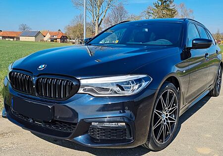 BMW 530d xDrive Touring H&K LHZ SH DisplayKey 8 Fach