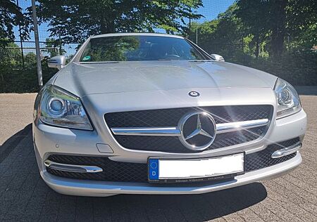 Mercedes-Benz SLK 200 BlueEFFICIENCY -