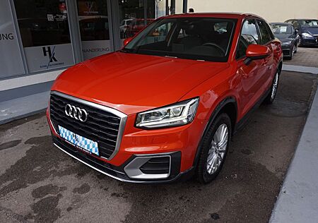 Audi Q2 design/NAVI/ACC/1.HAND/UNFALLFREI/SCHECKHEFT